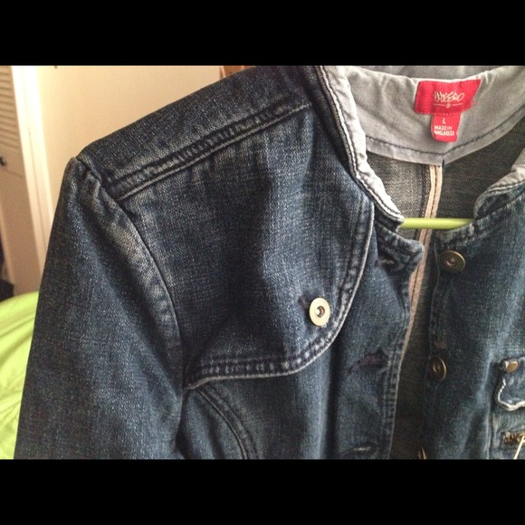 Denim jacket - Picture 2 of 3