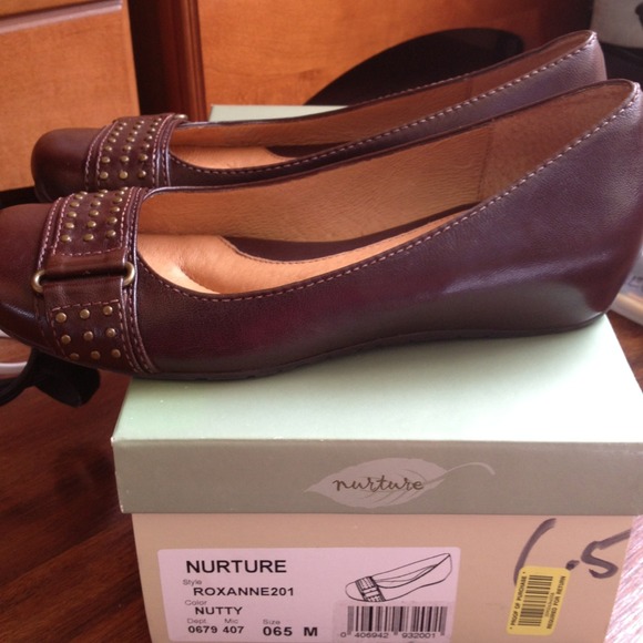 Nurture Shoes - Picture 3 of 3