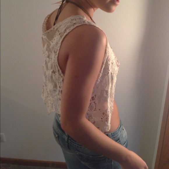 Ivory Lace Vest - Picture 2 of 3