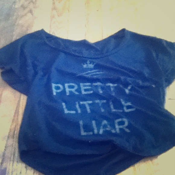 Delia's pretty little liar crop.