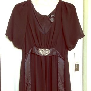 🚫SOLD🚫Retails for $68 Balloon Cocktail Dress