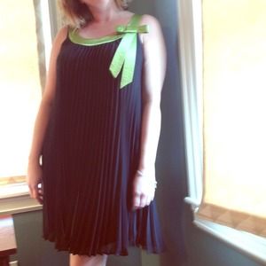 Sz. 12 black pleated A-line dress w/lime details.