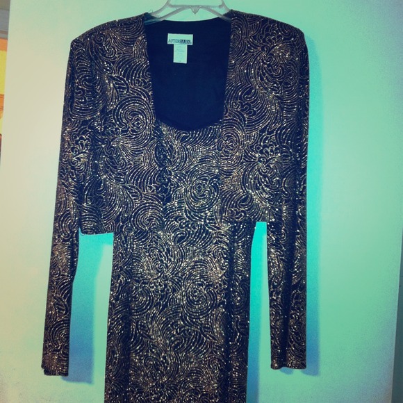 Black n gold - Picture 1 of 2