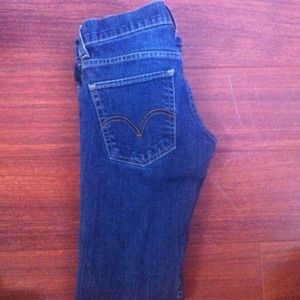 Men's 511 blue jeans.