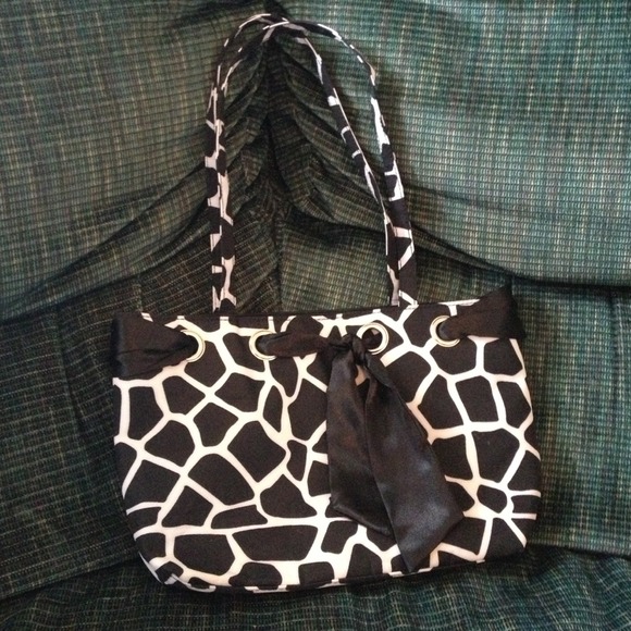 Black and white spotted purse nwot