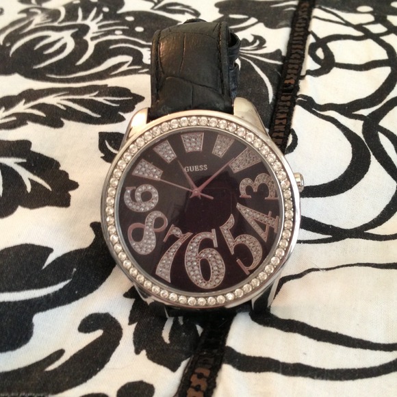 🎀Sold🎀Black oversized Guess watch