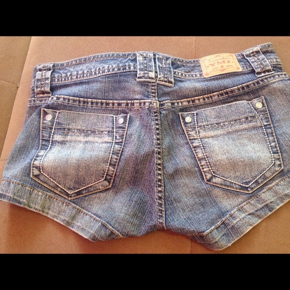 Shorts - Picture 2 of 2