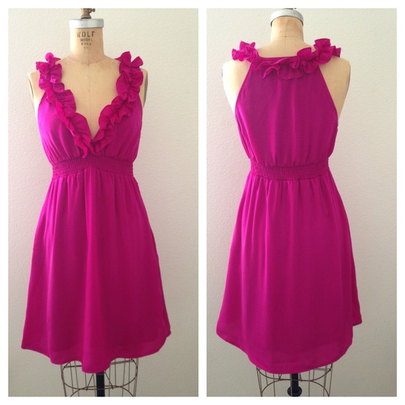 Criss Cross Fuchsia Ruffle Dress Size M