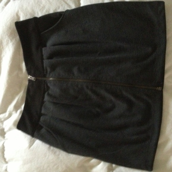 Mini w zipper and pockets❤sold❤