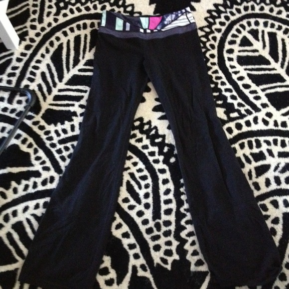 Lululemon yoga pants