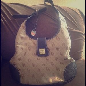 Dooney & Bourke signature purse
