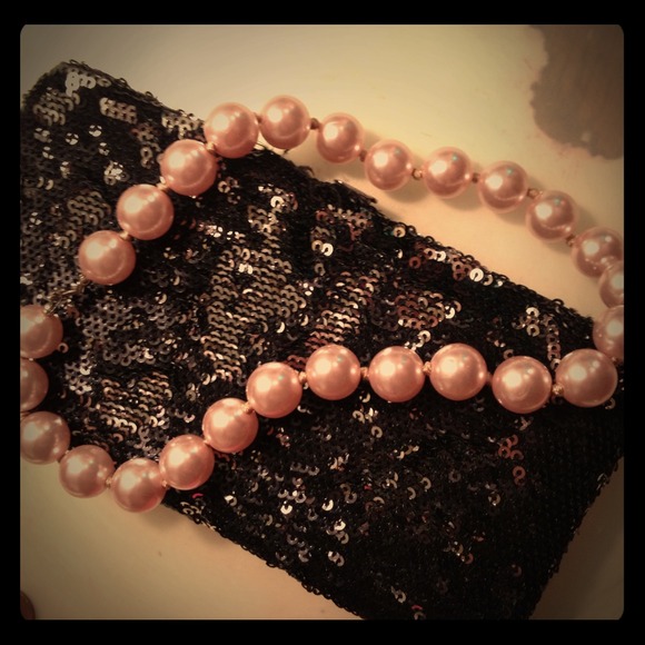 Pink faux pearl necklace
