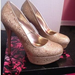 Qupid glitter pumps