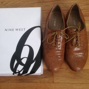 Nine West Oxford shoe, Cognac, worn once, size 8