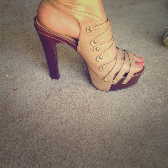 Beige Heels❤ *SOLD!!!*❤