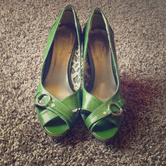 Awesome green shoes!!