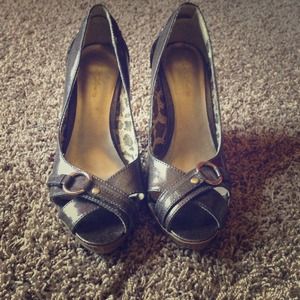 Cool brown shoes perfect for summer!