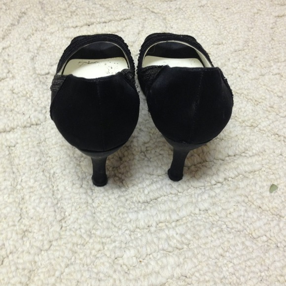 Michaelangelo Heels - Picture 2 of 3