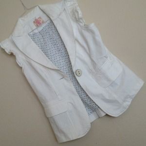 Stylish white jacket!