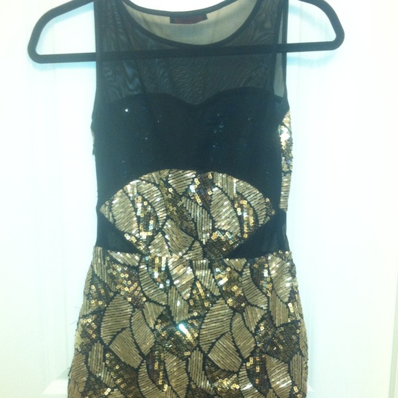 ❌❌SOLD❌❌Gold sequin mini dress! - Picture 2 of 4