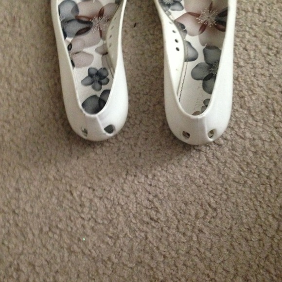 Flats - Picture 3 of 3