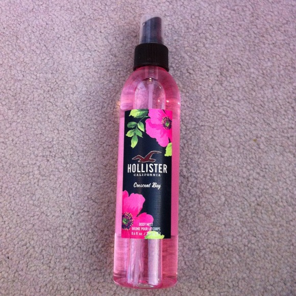 hollister crescent bay body spray