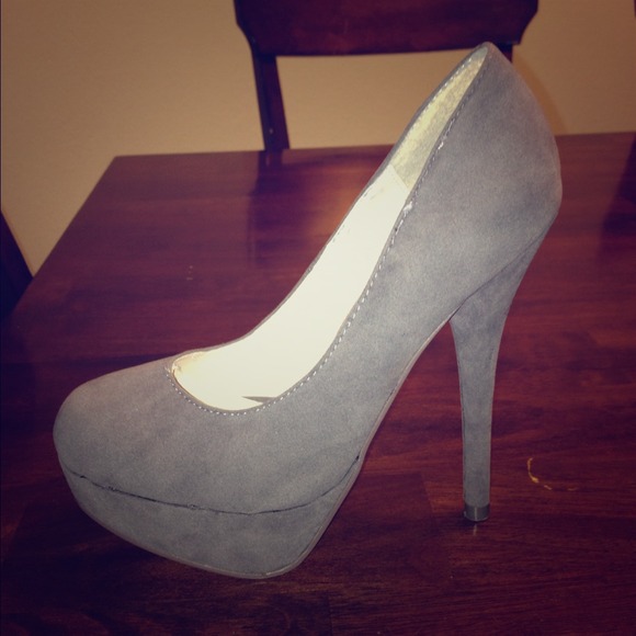 🔴Sold 🔴Gray heels