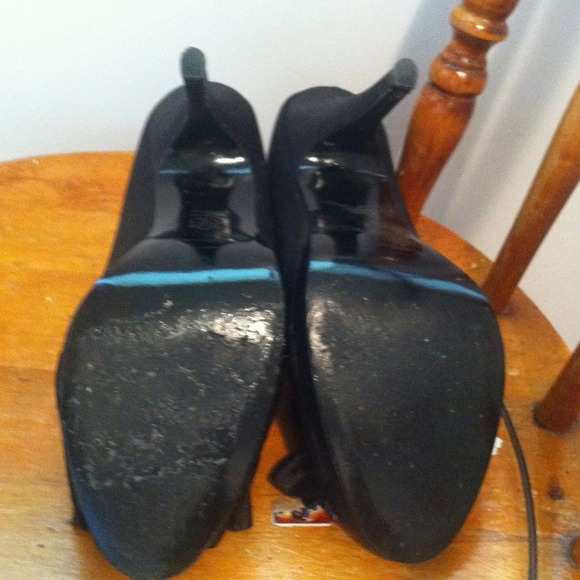 Black Nina Heels - Picture 2 of 3