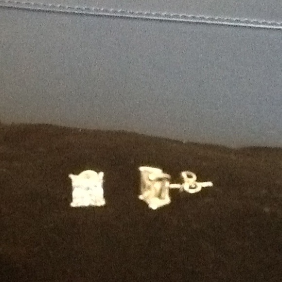 Square Cut Earrings! - Picture 3 of 4