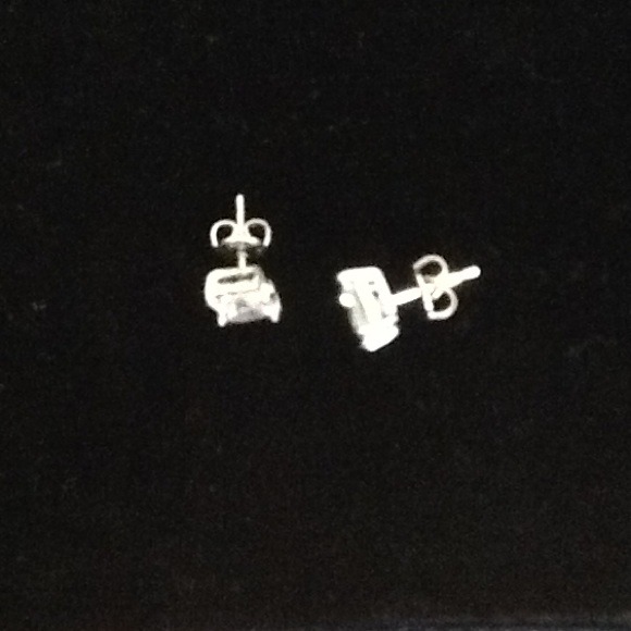 Square Cut Earrings! - Picture 4 of 4