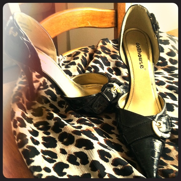 dollhouse black with chrome pointy high heels