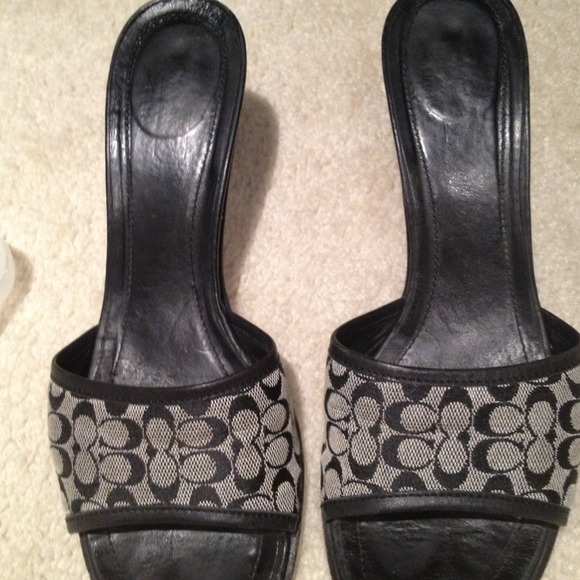 Coach heels size 8