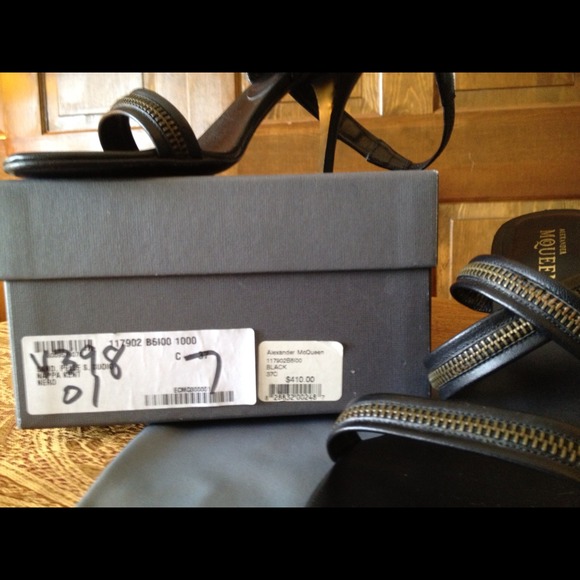 ❌SOLD❌Alexander McQueen Heels - Picture 3 of 4