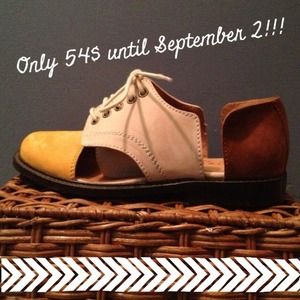 Reserved😘 MINIMARKET Cut-Out Oxfords! Rare⚡