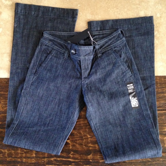 NWT Dark Blue Flare Jeans - Picture 10 of 11