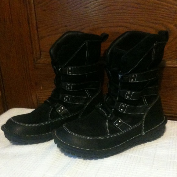Sorel suede waterproof boots size 7