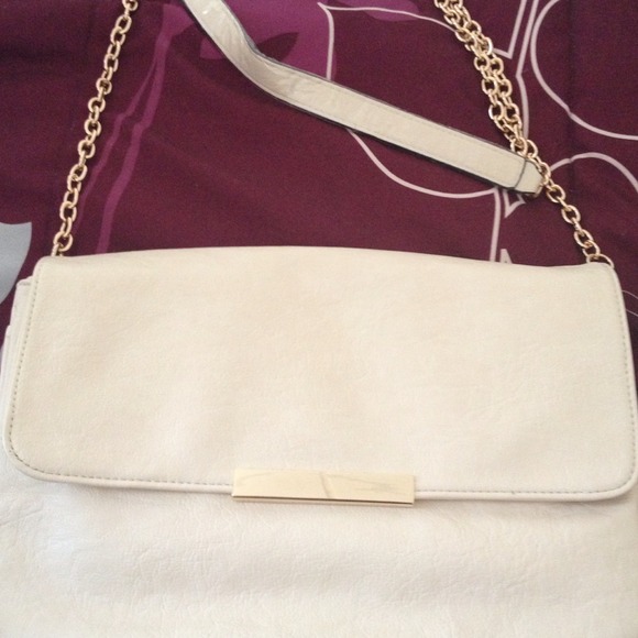 Off white small purse/ clutch forever 21. New.