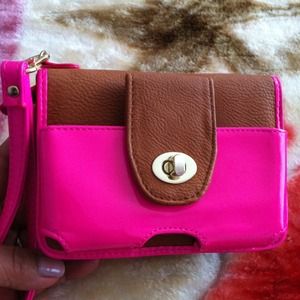 iPhone wristlet wallet