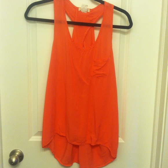 ❌❌SOLD❌❌coral open back tank
