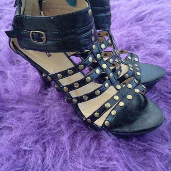 Heels👠 - Picture 2 of 3