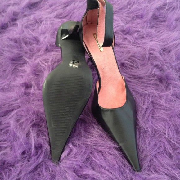 👠 - Picture 3 of 4