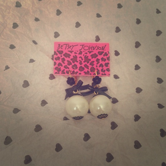 Brand new earrings - Picture 1 of 2