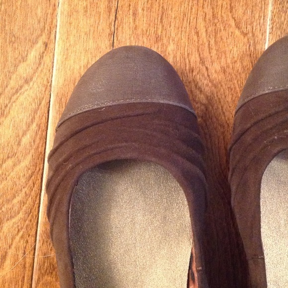 🚫🚫SOLD🚫🚫Clarks Bendables Flats - never worn - Picture 2 of 4