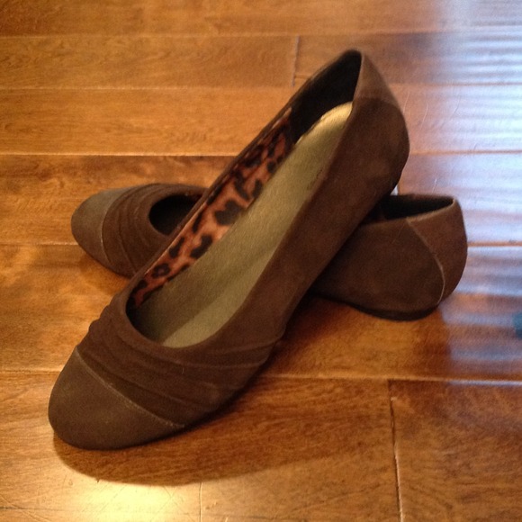 🚫🚫SOLD🚫🚫Clarks Bendables Flats - never worn - Picture 3 of 4
