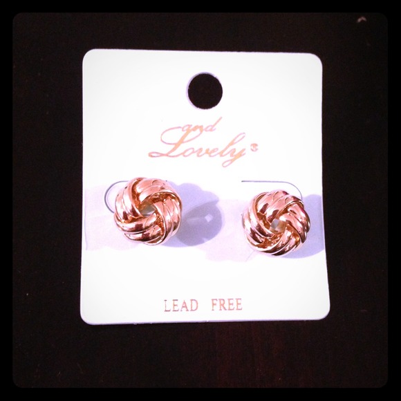 Lovely gold knot fashion earrings