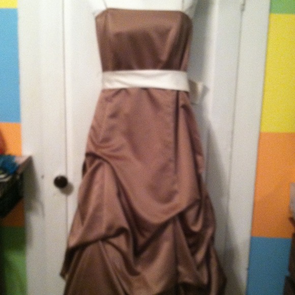 Prom dress - Picture 3 of 3