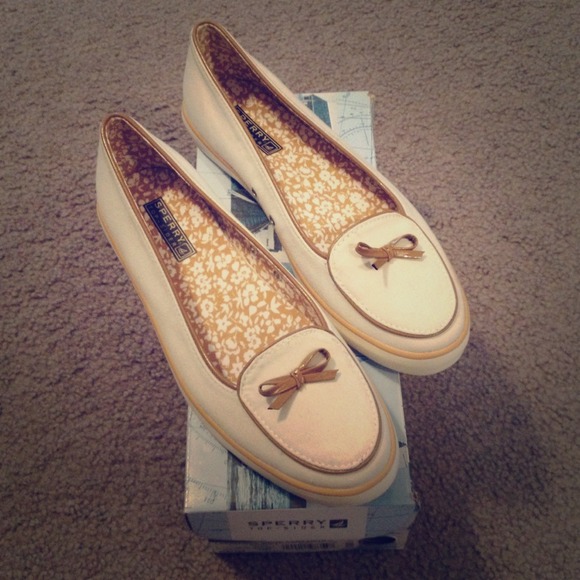 BRAND NEW Sperry Lakeshore White/Cantalope Canvas