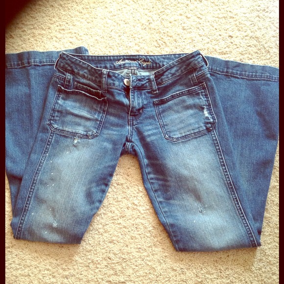 **SOLD** American Eagle distressed jeans
