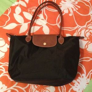 100% authentic longchamp le pliage! RESERVED