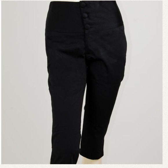 Black high waist pin up capris